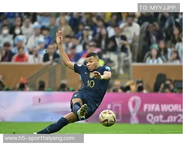 姆巴佩留在马德里专注训练球队全力关注其恢复情况